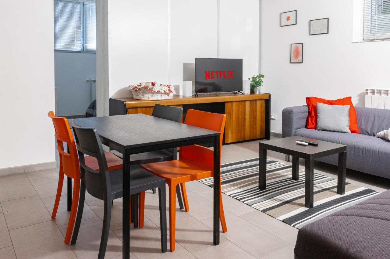Staurenghi Red Apartment Varese Ngoại thất bức ảnh